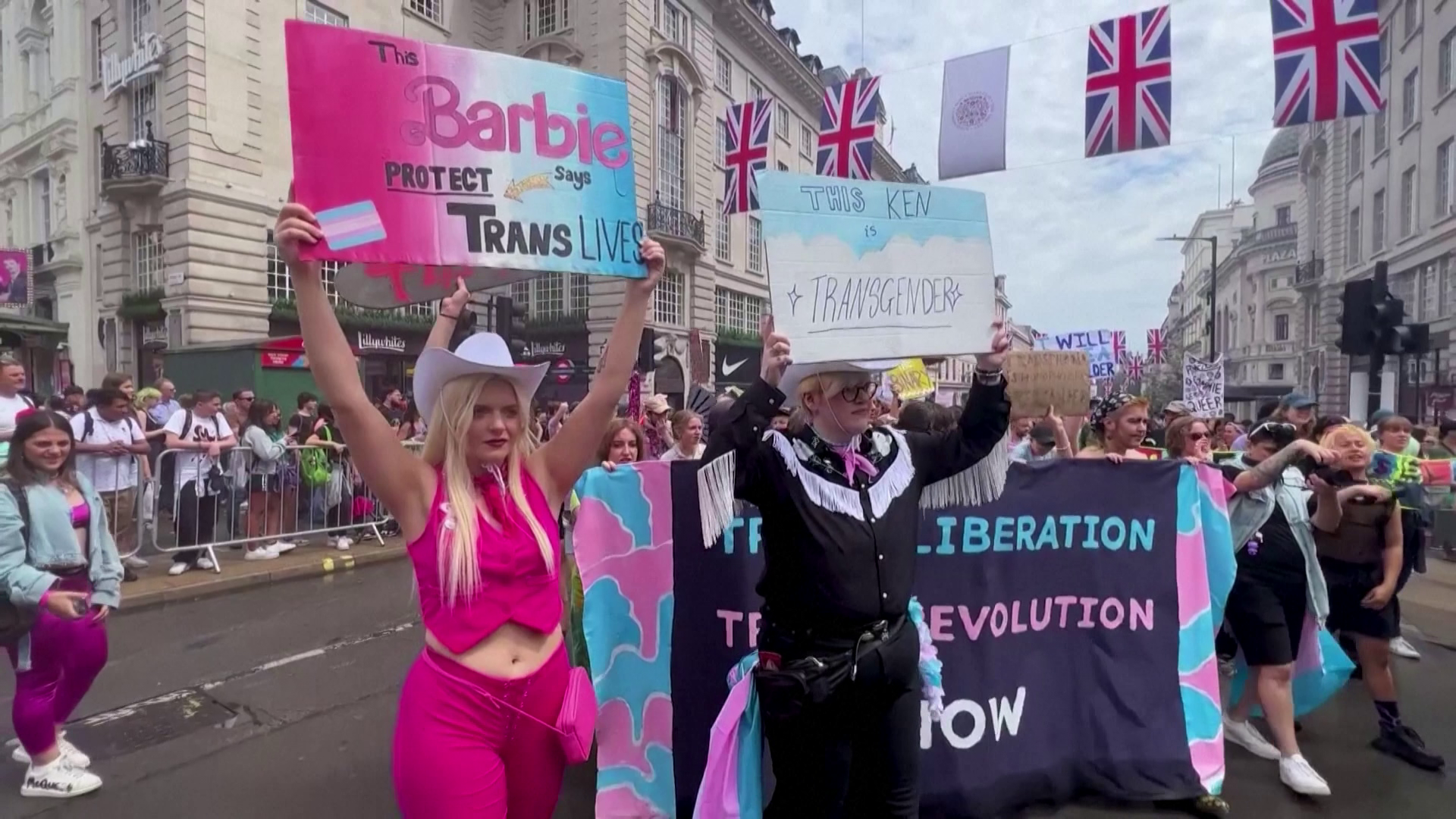 A transzneműek külön pride-ot tartottak London utcáin