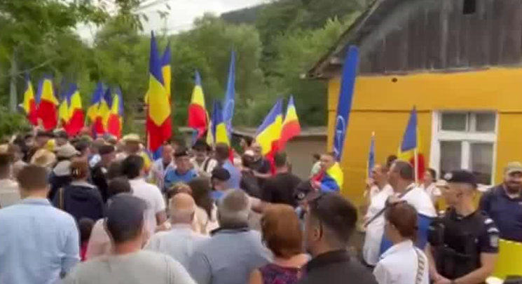 Román nacionalisták próbálták megzavarni Orbán Viktor tusványosi beszédét (új videóval frissítve)