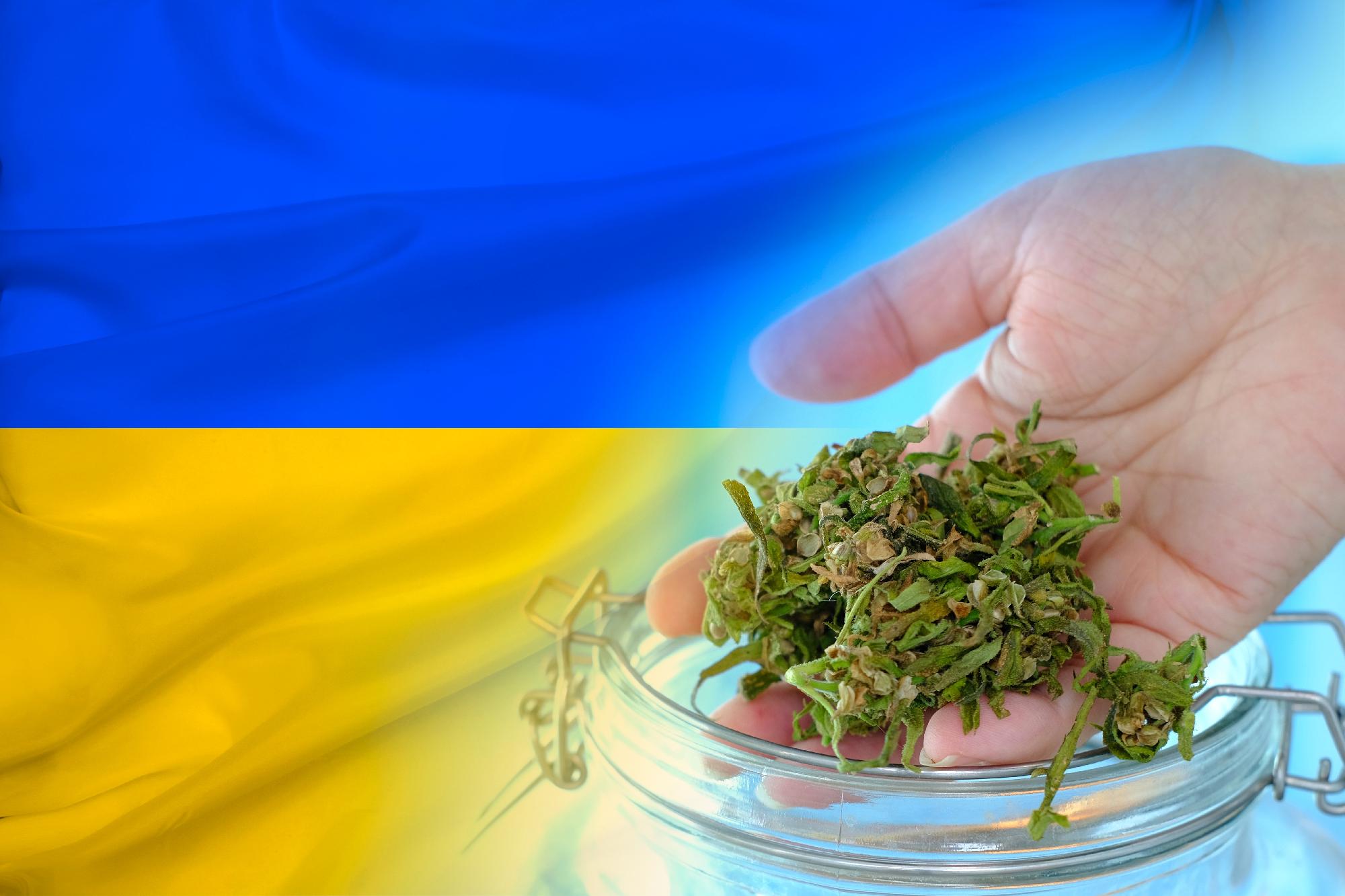 Az amerikai fegyveres támogatás kéz a kézben jár a „kultúrmisszióval”: Ukrajnában legalizálták a marihuánát