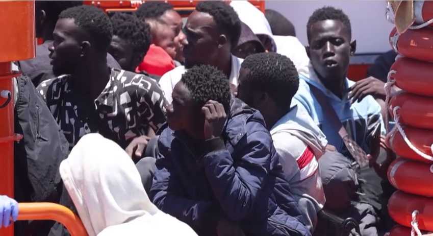 Nem tudják visszatoloncolni a kiutasított migránsokat Európából