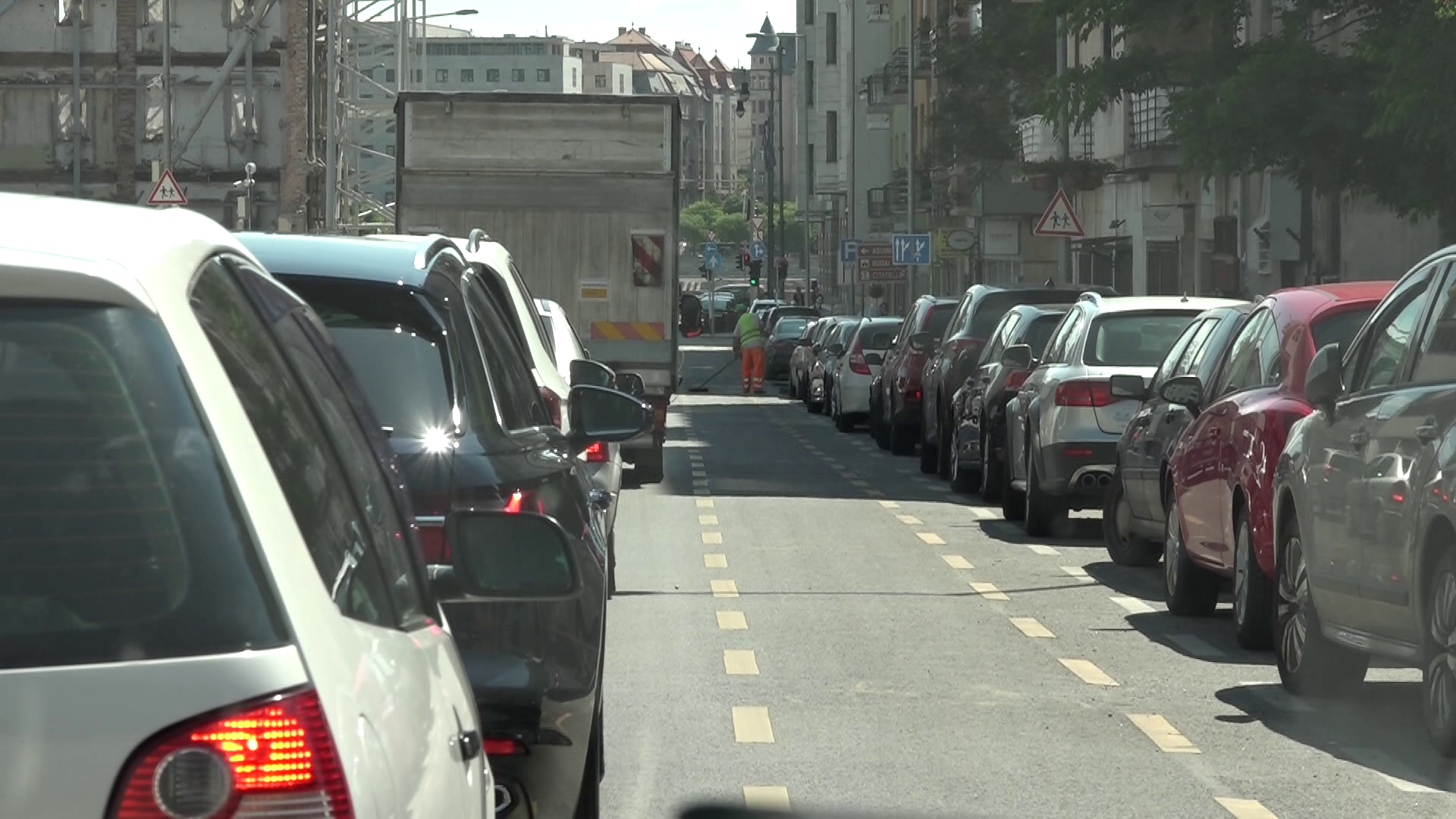 Közlekedési káosszal kezdődött a tanítási év első hétfője Budapesten