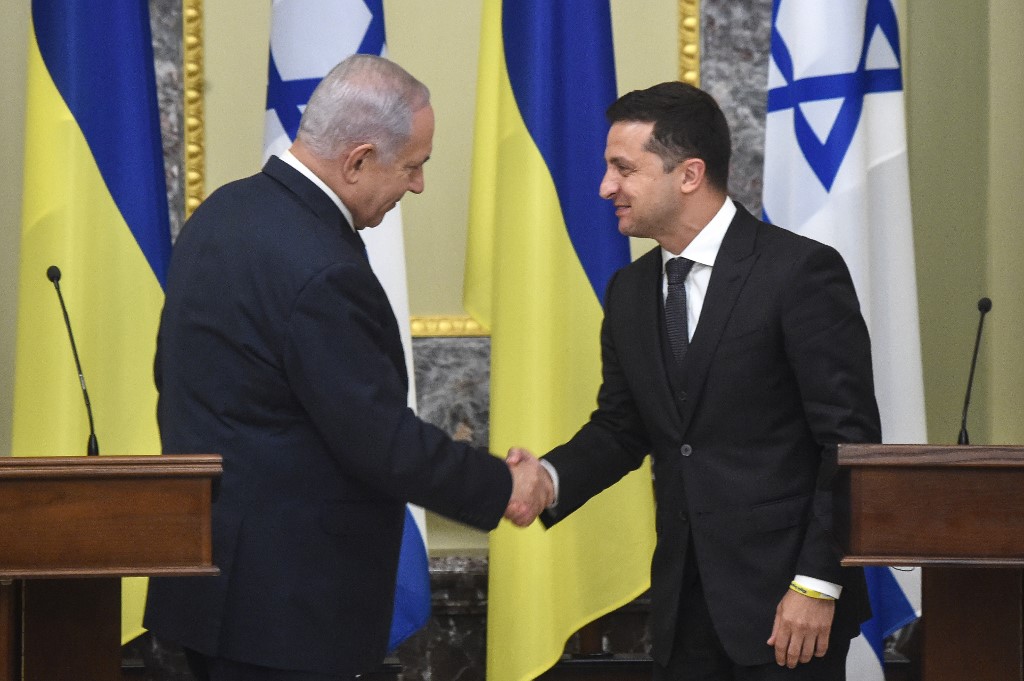 Ukrajnának nyújtandó támogatásról egyeztetett Volodimir Zelenszkij és Benjámin Netanjahu