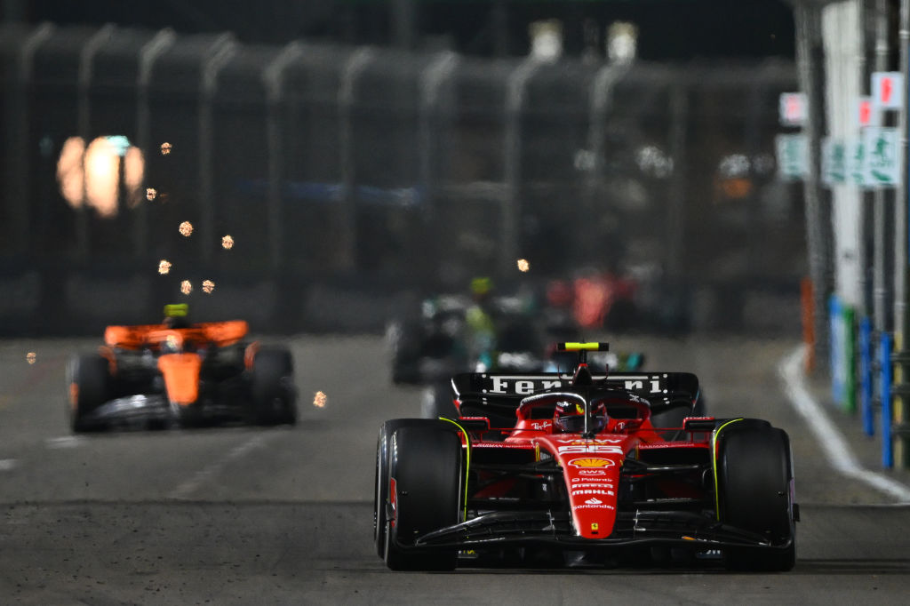 Ferrari-győzelem Szingapúrban