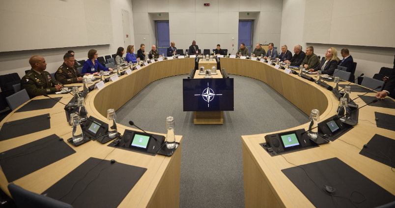 Védelmi csúcstalálkozó Brüsszelben: Izraelről és Ukrajnáról is tárgyalnak