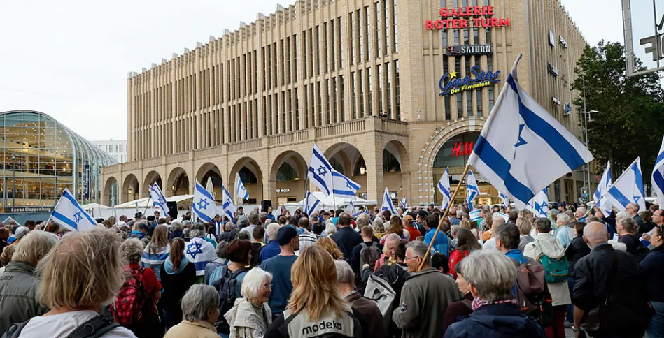 A Bild szerint izraeli zászlókkal felvonulókat támadtak meg Kelet-Németországban
