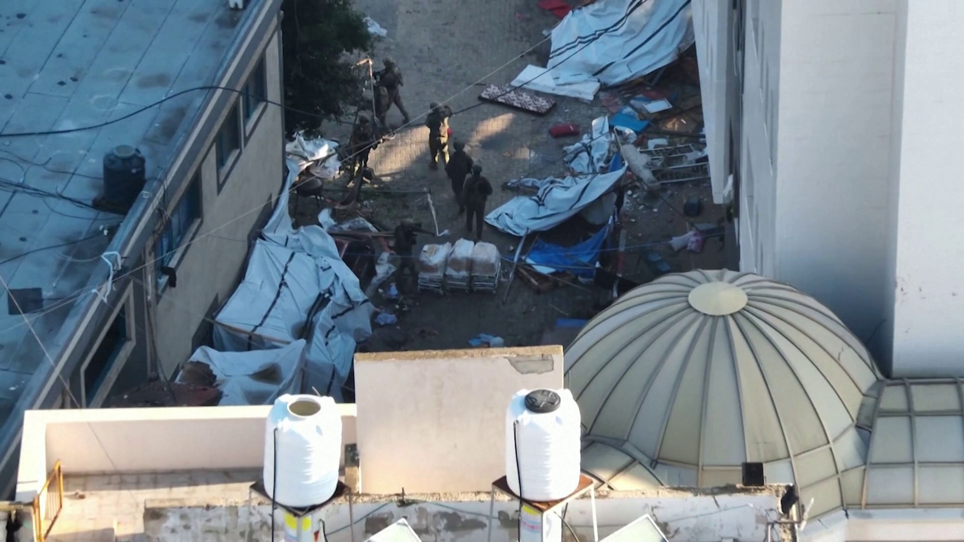 Háború Ukrajnában és Izraelben - Az izraeli hadsereg mintegy 300 gázai terroristát hallgatott ki + videó