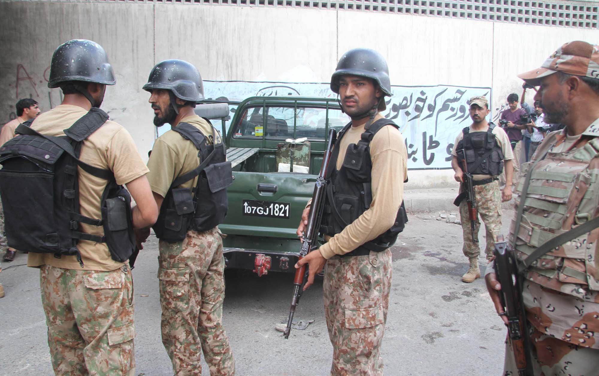 Pakisztáni katonák ellen követtek el terrortámadást