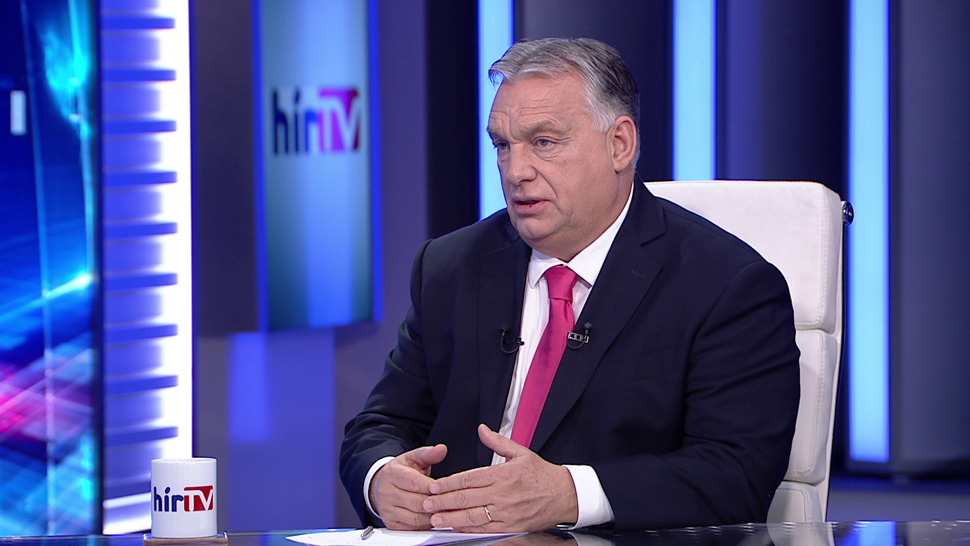 Orbán Viktor benyújtotta a parlamentnek az alaptörvény módosításáról szóló javaslatot