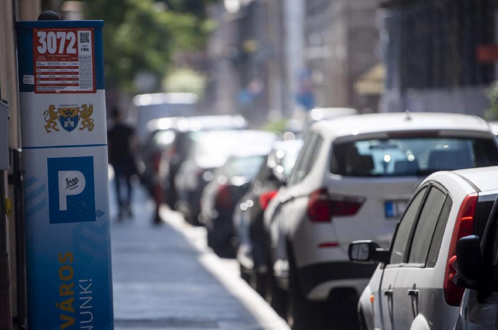 Majdnem mindenhol ingyen parkolhatunk az év utolsó hetében Budapesten
