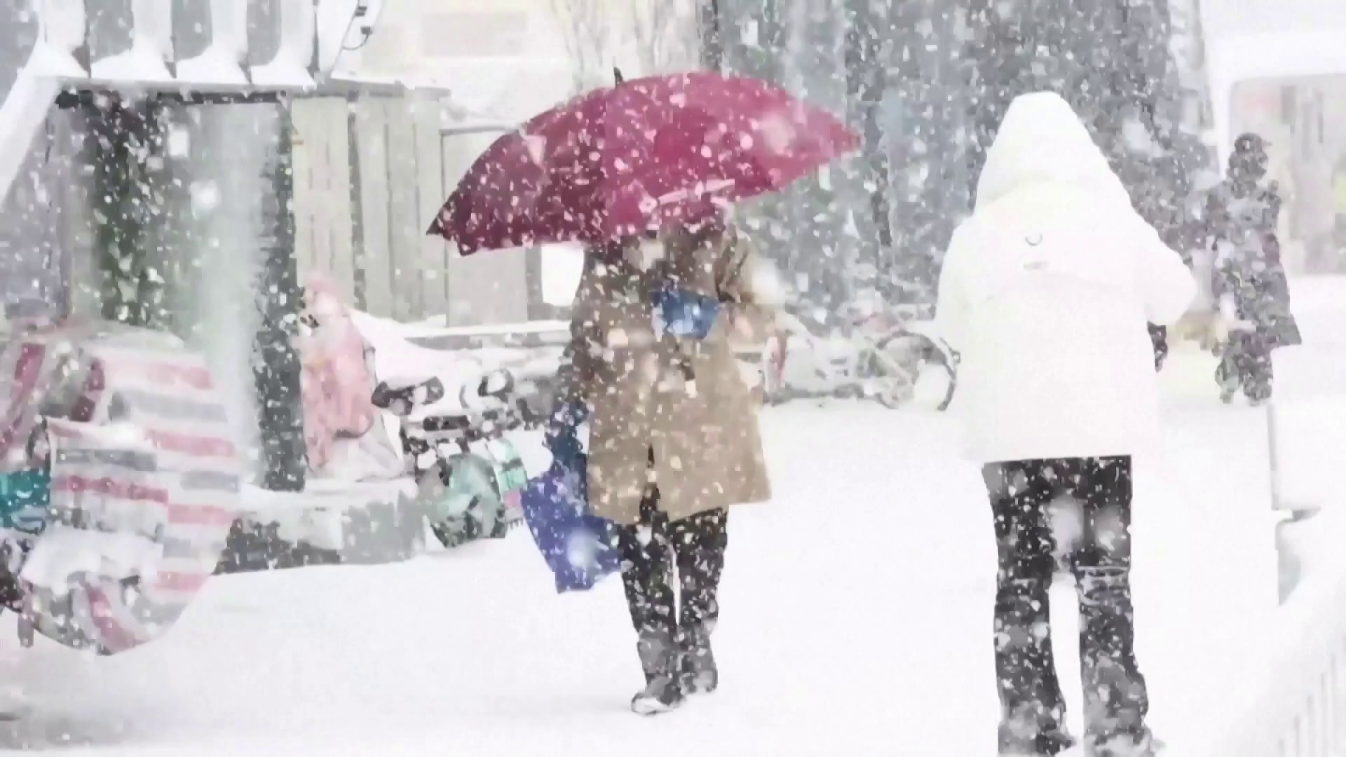 Ausztráliát heves viharok, Az Egyesült Államokat és Kínát havazás sújtotta + videó