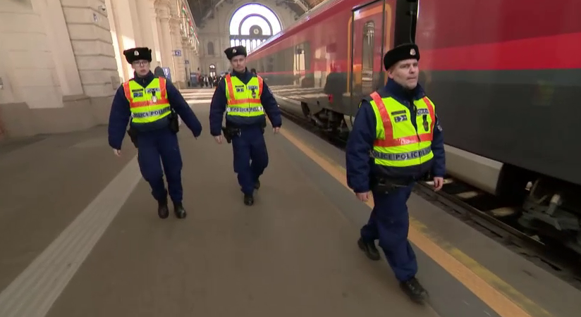 Vonatokon és pályaudvarokon razziáznak a rendőrök + videó