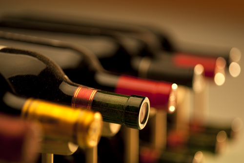 Spanyolországban egy ismeretlen tettes 2,5 millió euró értékű bort öntött ki szándékosan egy pincészetben