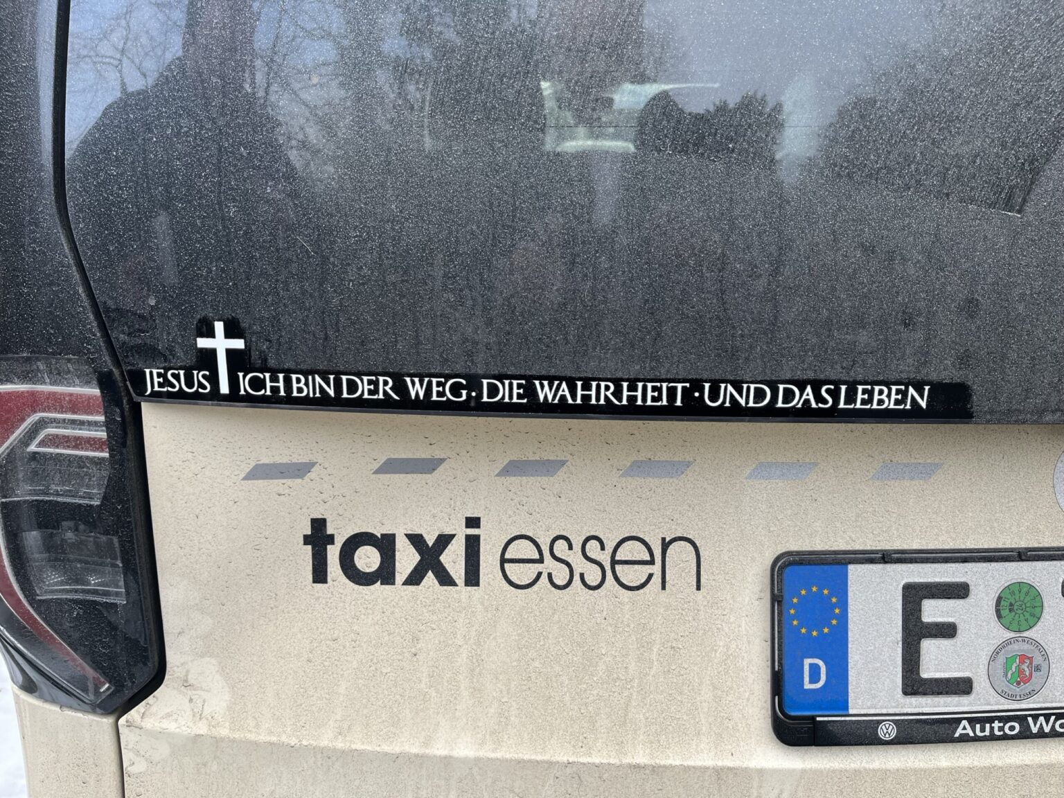 Bibliai idézet miatt bírságoltak meg egy német taxist