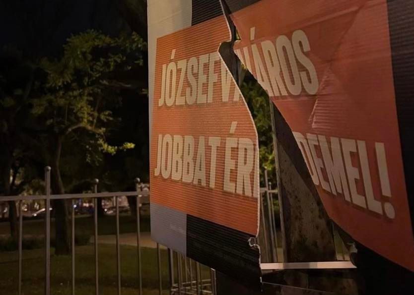 Több kerületben is módszeresen letépik a Fidesz plakátjait