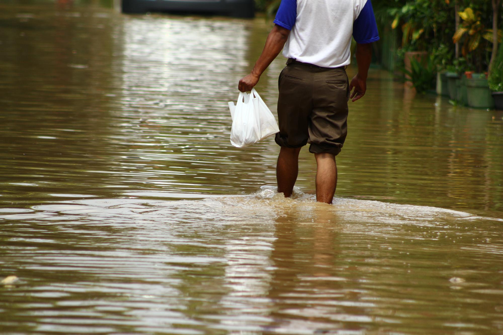 Indonéziában sokan meghaltak a heves esők miatti áradásokban