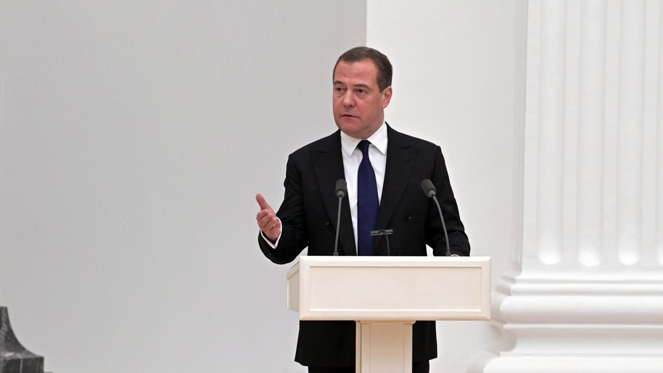 Dimitrij Medvegyev: Ha ez így megy tovább, a garantált biztonsági övezet valahol a lengyel határon lesz