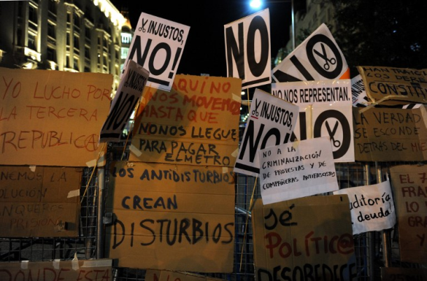 A kormány megszorító intézkedései ellen tüntettek a diákok Madridban