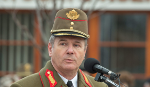 Honvédelmi minszter: fel kell készülnünk a béke megvédésére