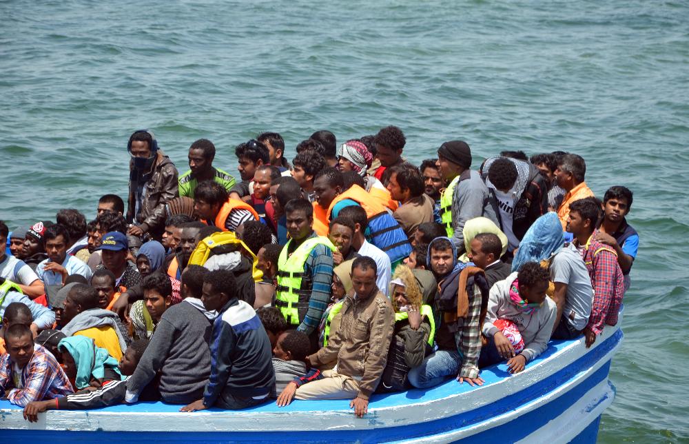 Elsüllyedt egy migránsokat szállító csónak a tunéziai partoknál