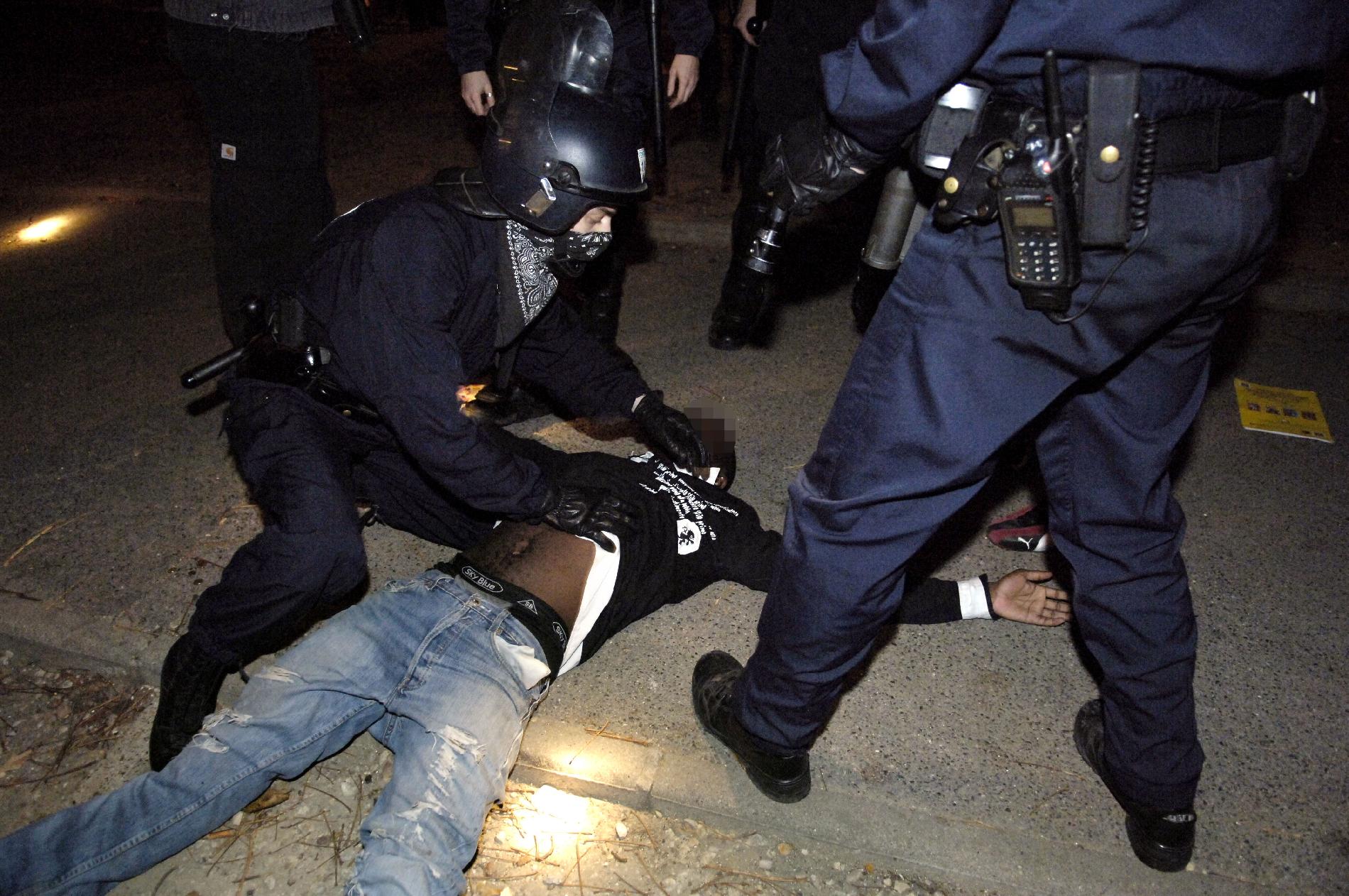Elfogadhatónak tartja a rendőri erőszakot a francia kormányfő