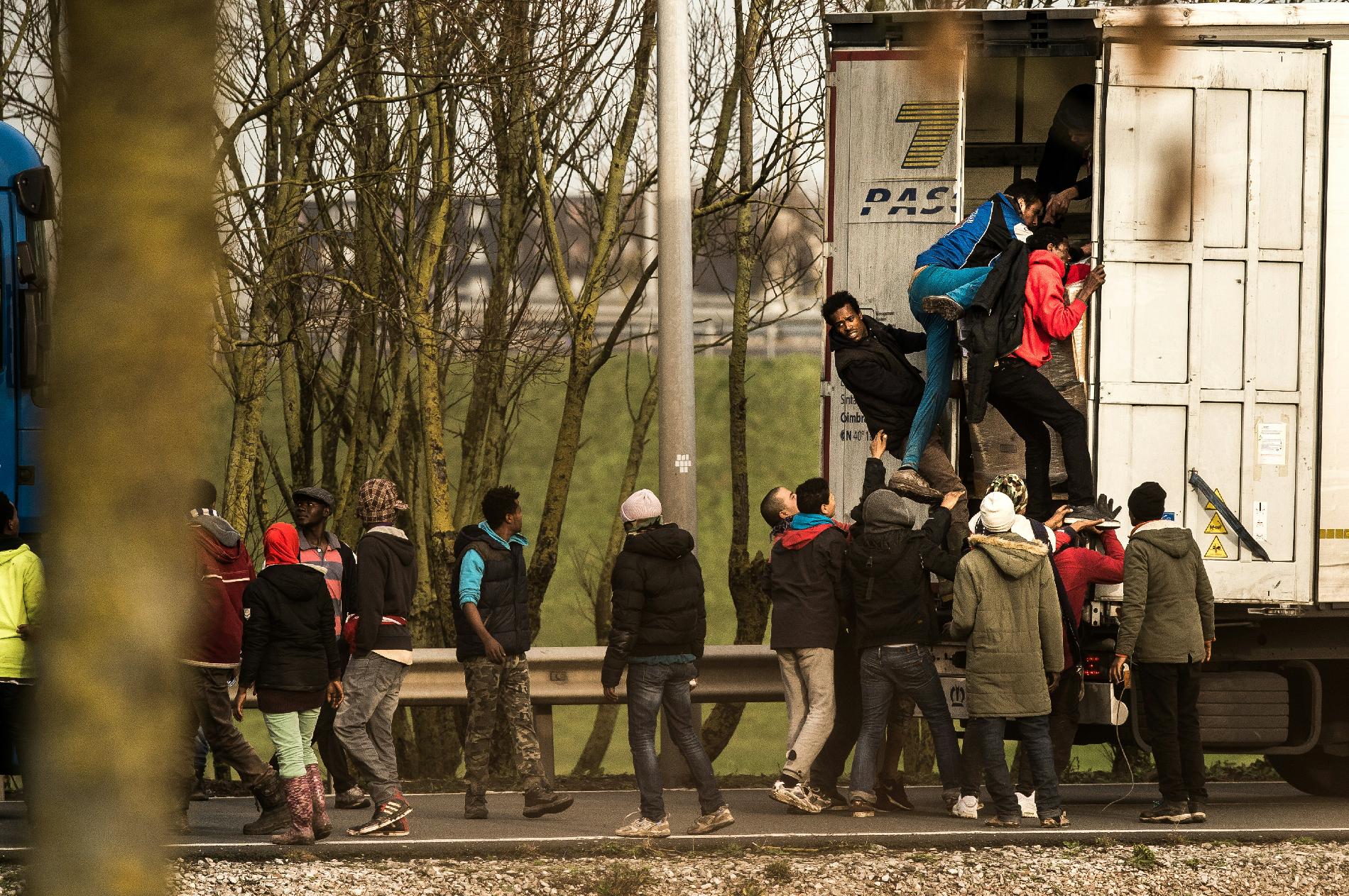 Felmérés: a németek többsége elégedetlen a kormány menekültügyi politikájával