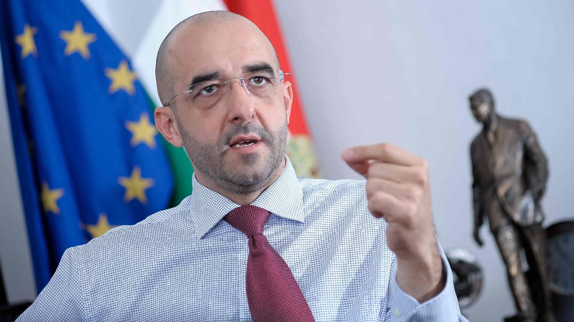 Kovács Zoltán: Az Európai Bizottságnak pártatlanul kellene működnie