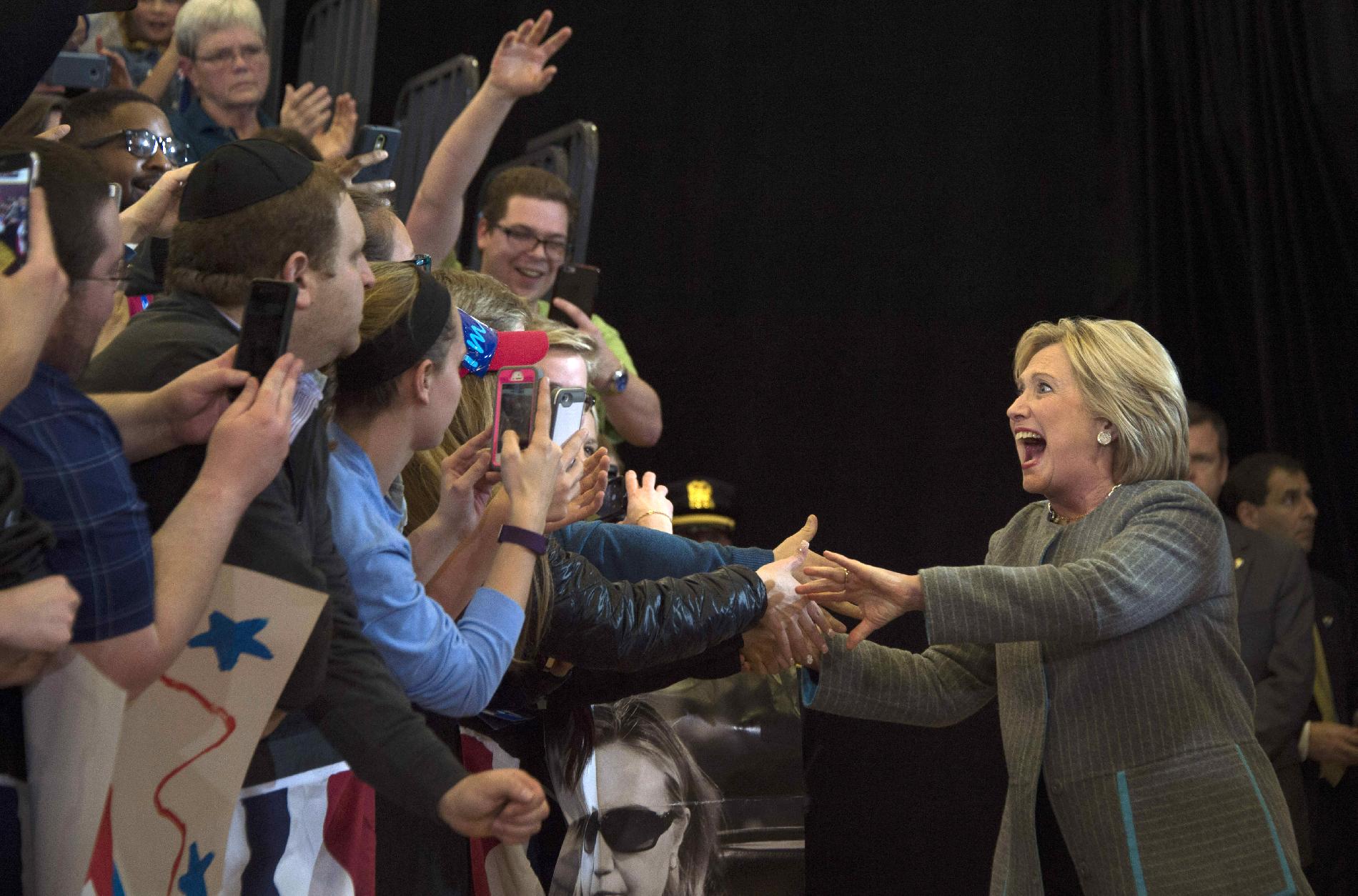Hillary Clinton is elkísérte a Berlinaléra a róla készült dokumentumfilm-sorozatot