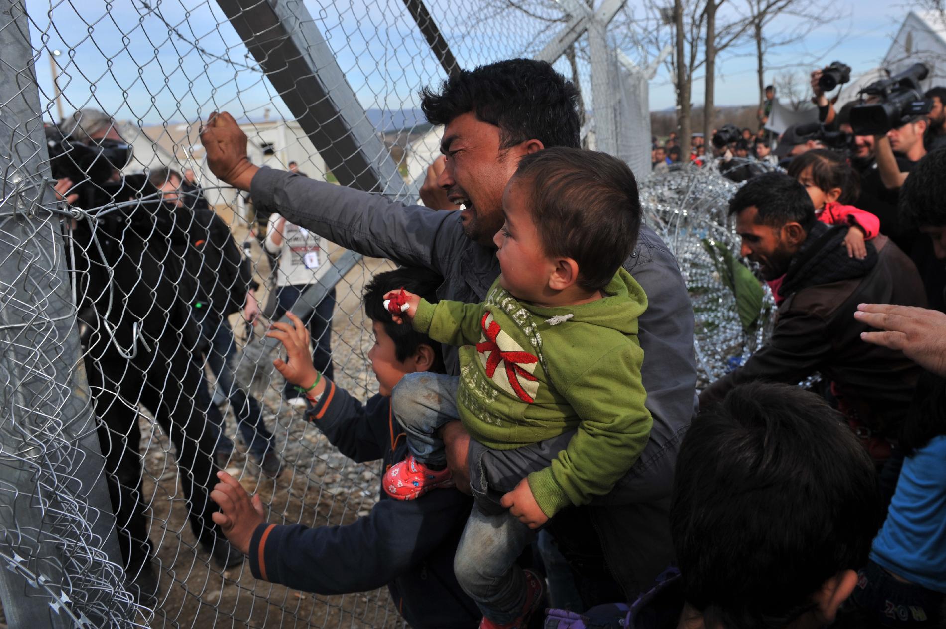 Német kormány: Az uniós országok befogadnának 1500 migráns gyermeket Görögországból
