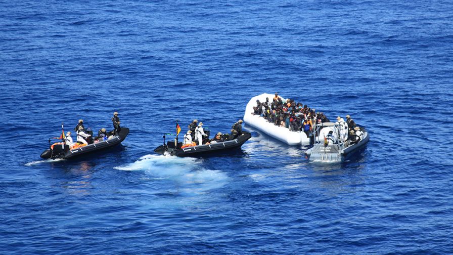 Bajor belügyminiszter: Vissza kell szállítani Afrikába a Földközi-tengeren kimentett embereket