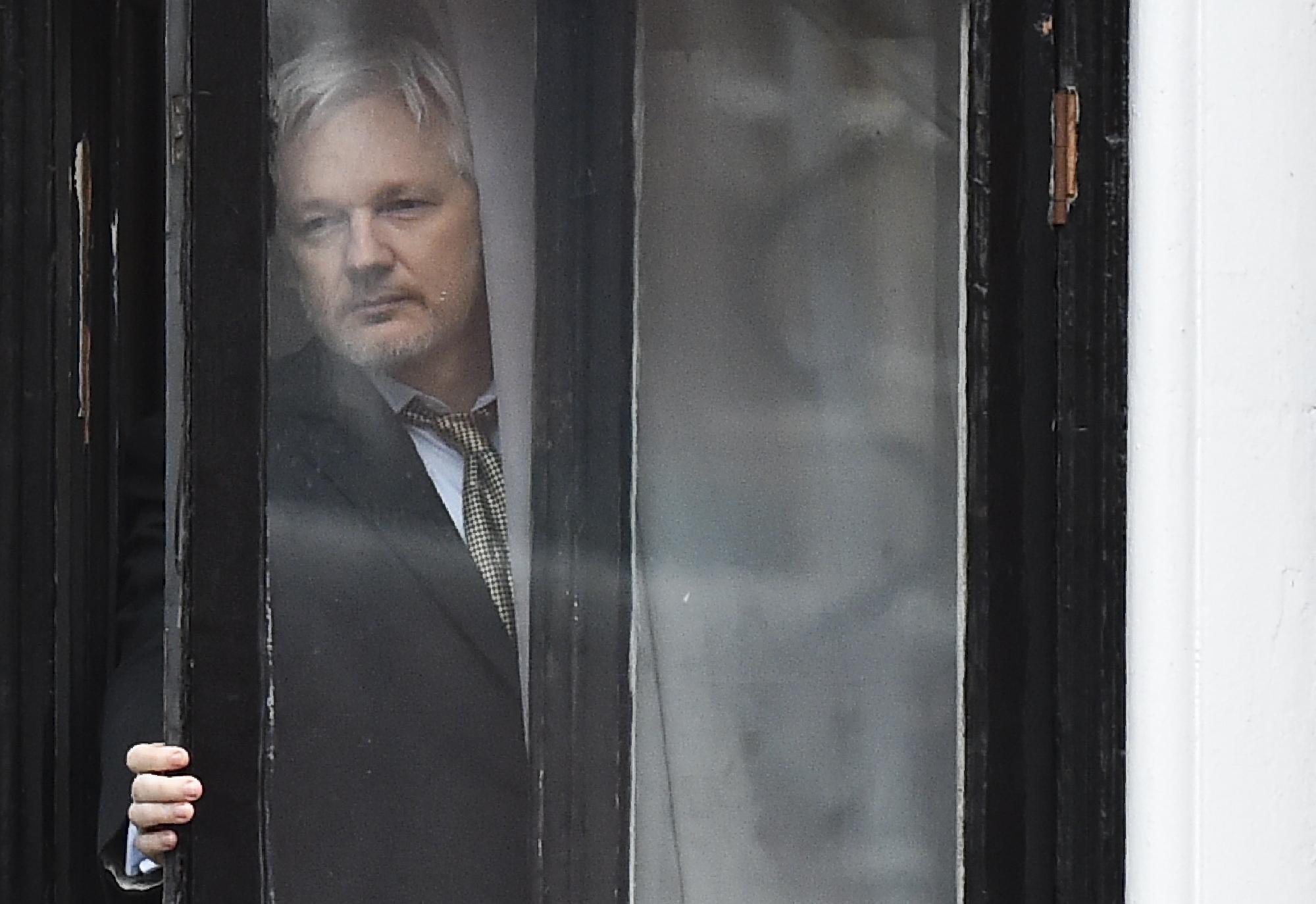 Börtönbüntetésre ítélték a WikiLeaks alapítóját
