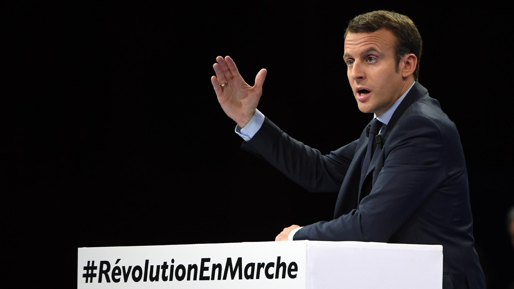 Emmanuel Macron egy párizsi kampányrendezvényen december 10-én
