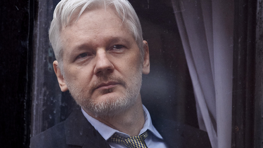 Őrizetbe vették a WikiLeaks alapítóját