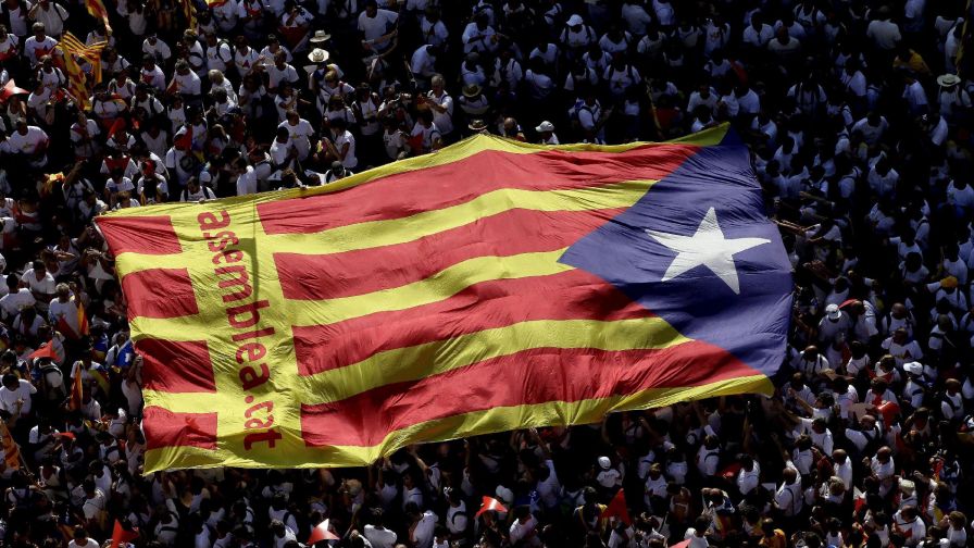 Folytatódnak a tüntetések és az összetűzések kedd este Katalóniában