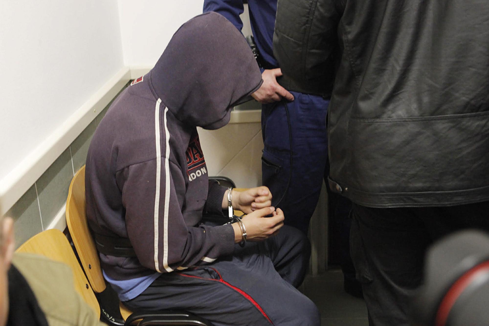 Pszichoaktív anyagokkal kereskedő drogbanda tagjait tartóztatta le a bíróság