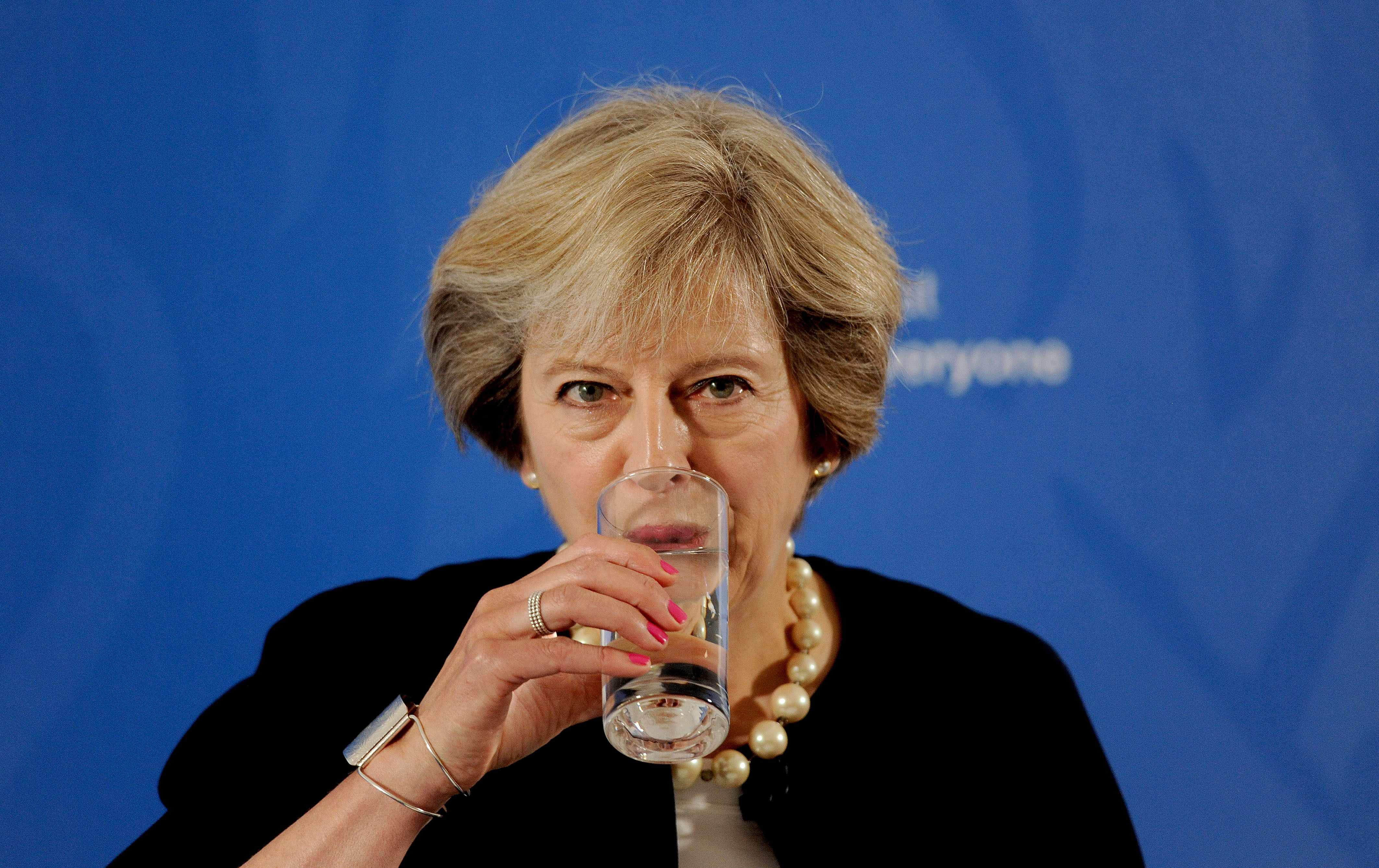 Theresa May megállapodásra szólítja fel a Munkáspártot