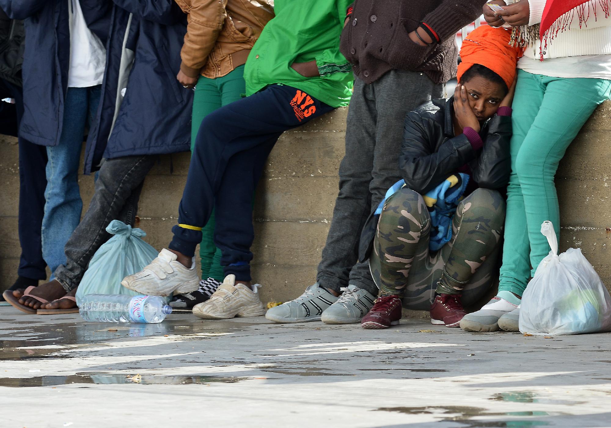 Illegális bevándorlás - Több tucat migránst vett őrizetbe a görög rendőrség