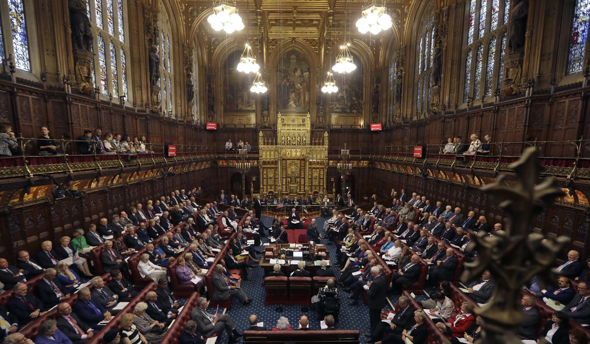 Feloszlott a brit parlament