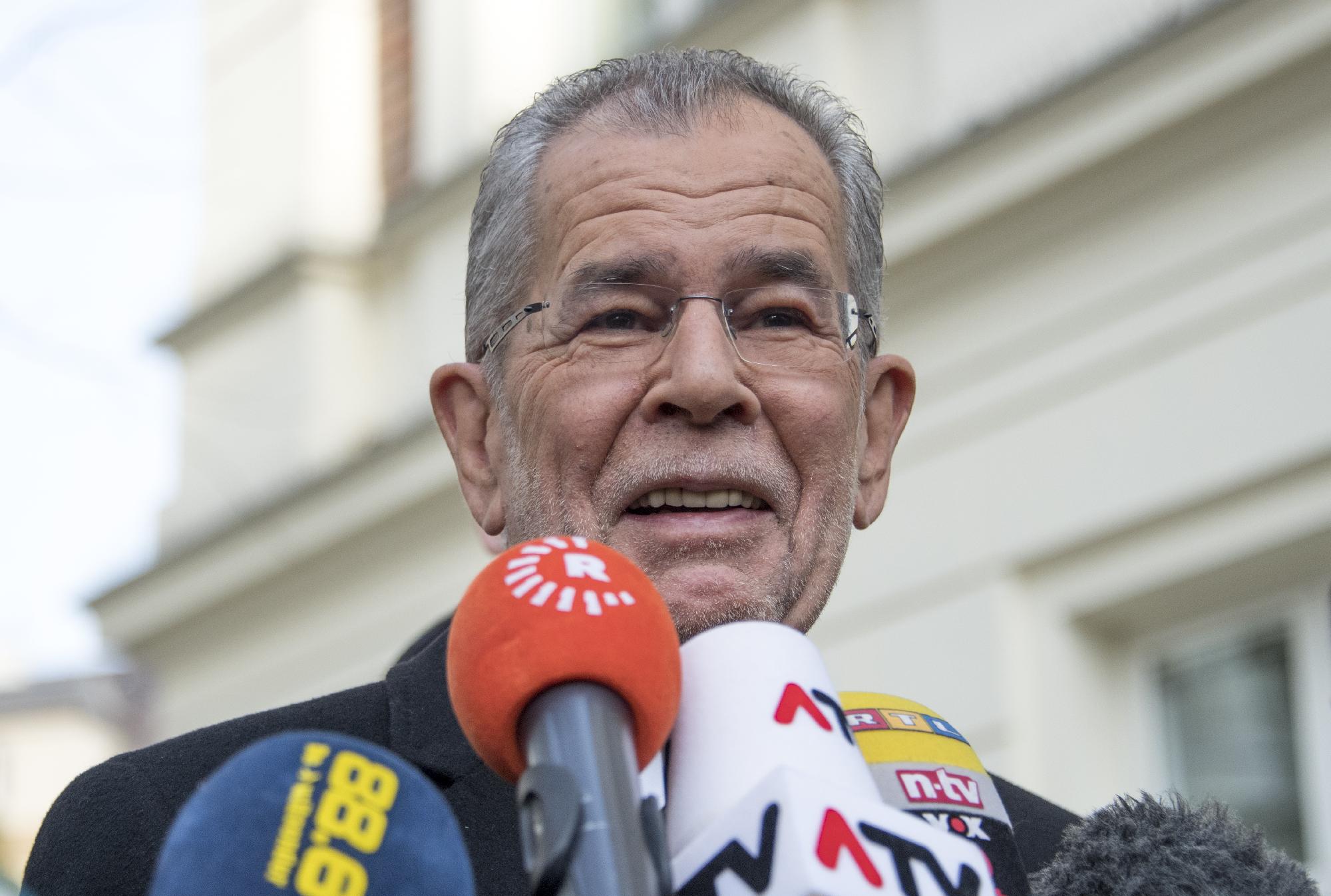 Az osztrák elnök felmentette a szabadságpárti minisztereket