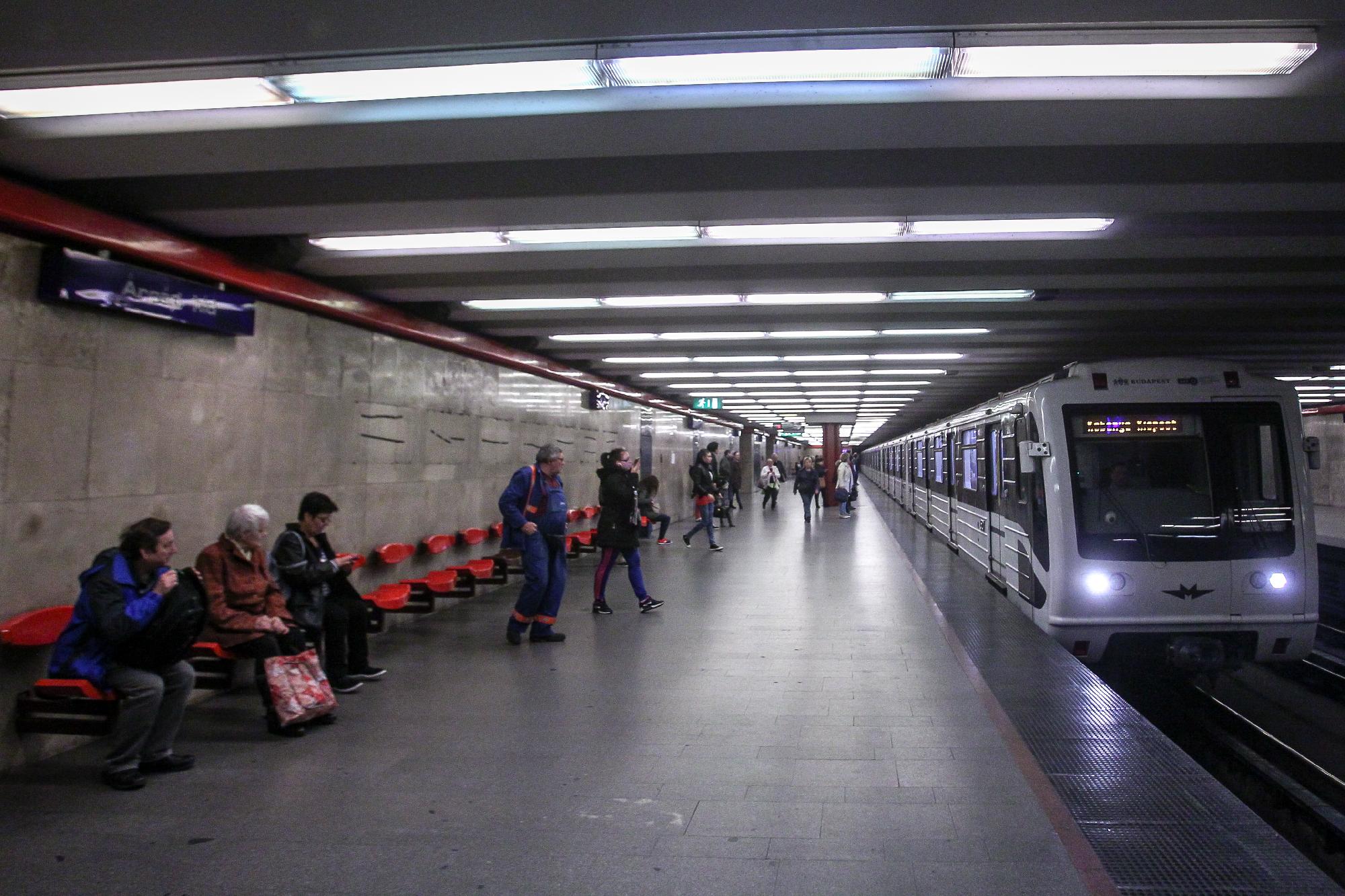 Karácsonynak már nem fontos a 3-as metró felújítása