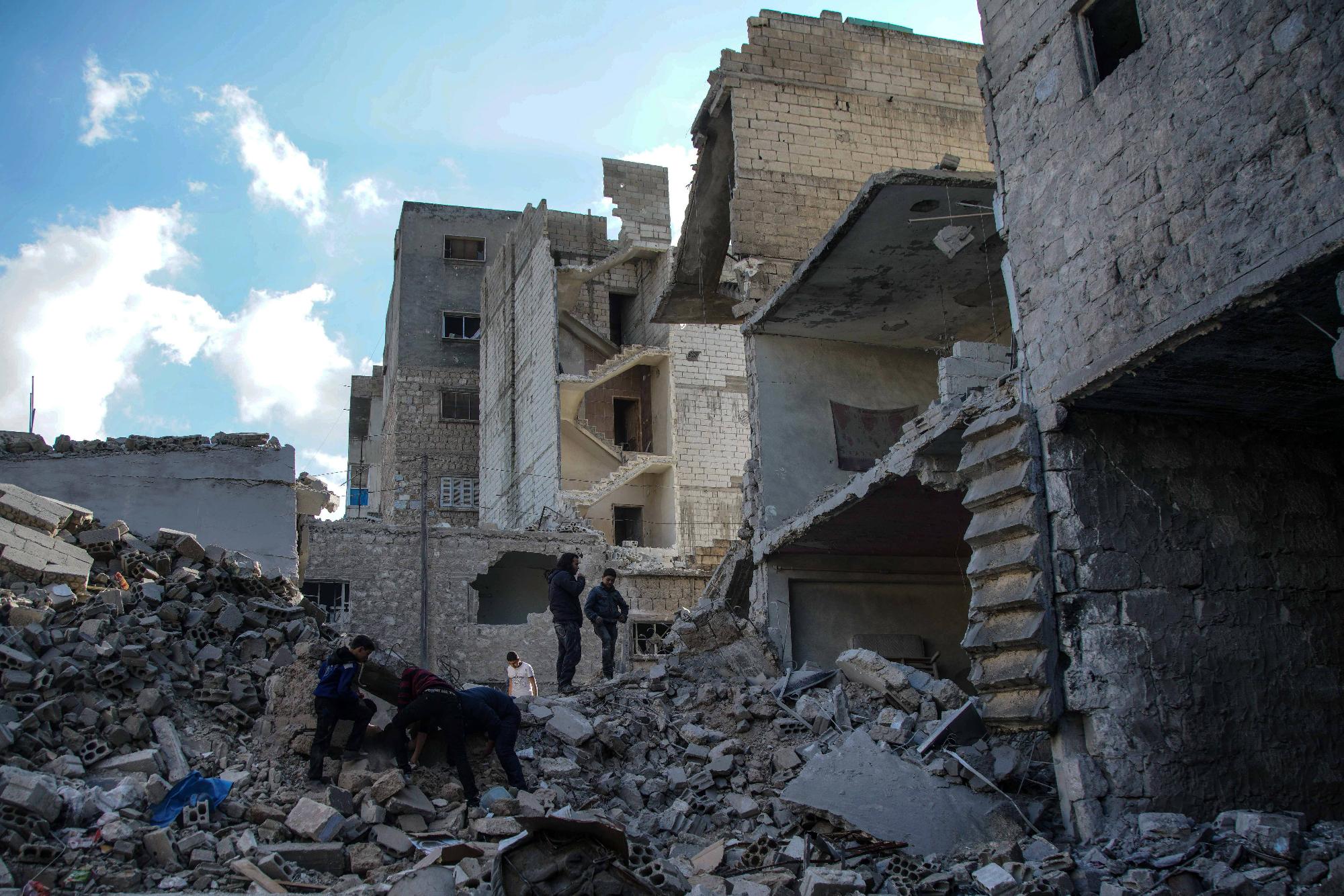 Robbanás történt a szíriai Idlíbben és Damaszkuszban, többen meghaltak