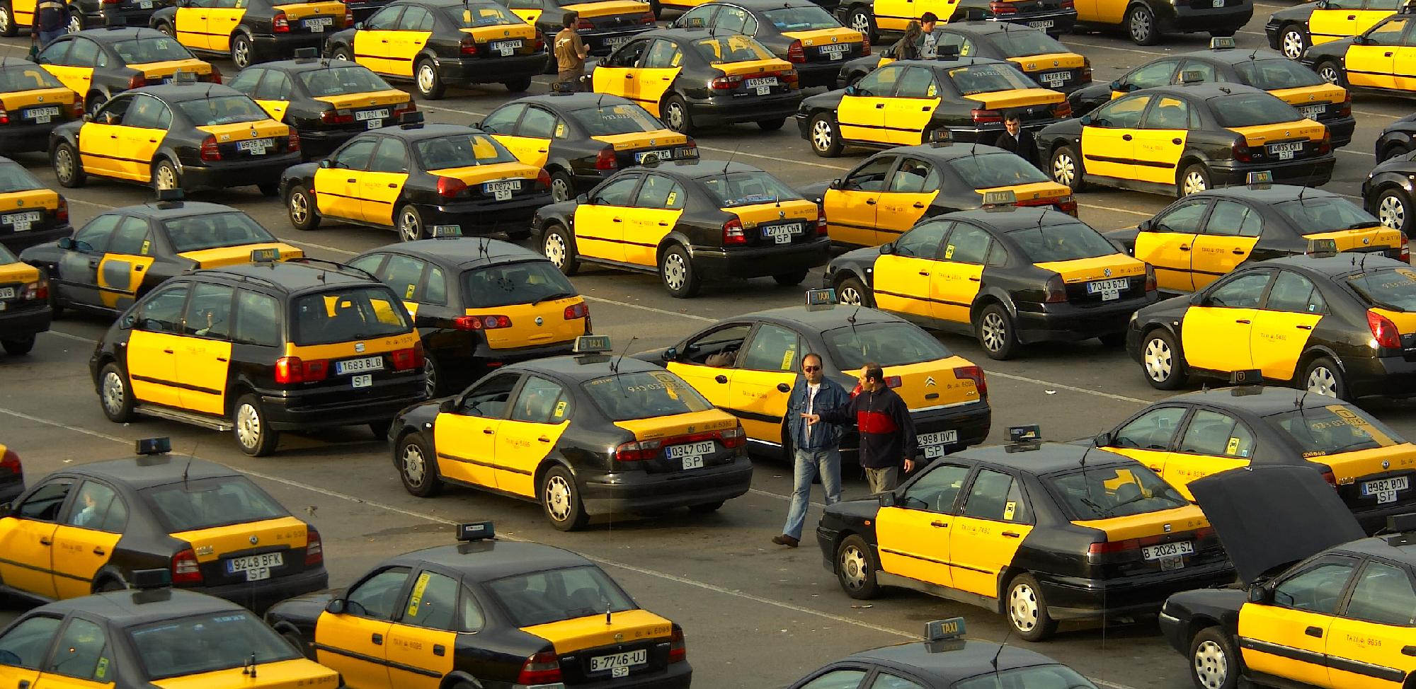 Vége a taxissztrájknak, de ez csak egy „tűzszünet”