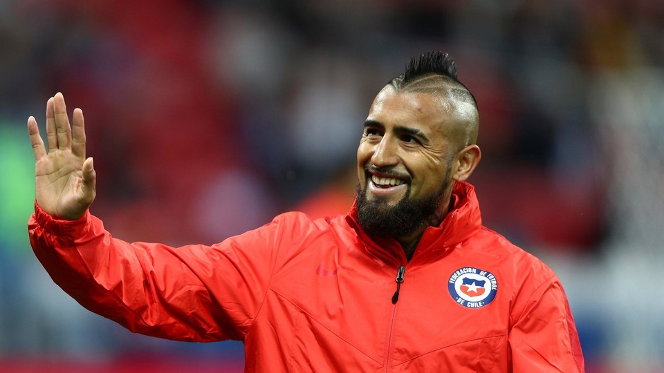 Arturo Vidal aláírt a Barcelonához