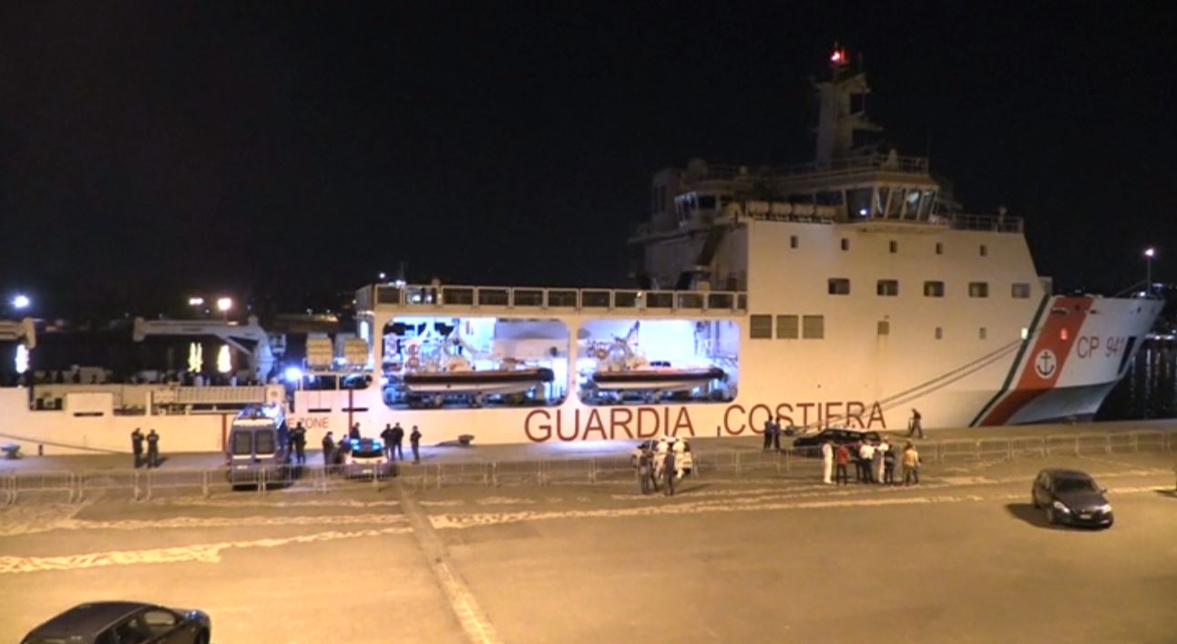 Elhagyhatják Catania kikötőjét az ott veszteglő migránsok