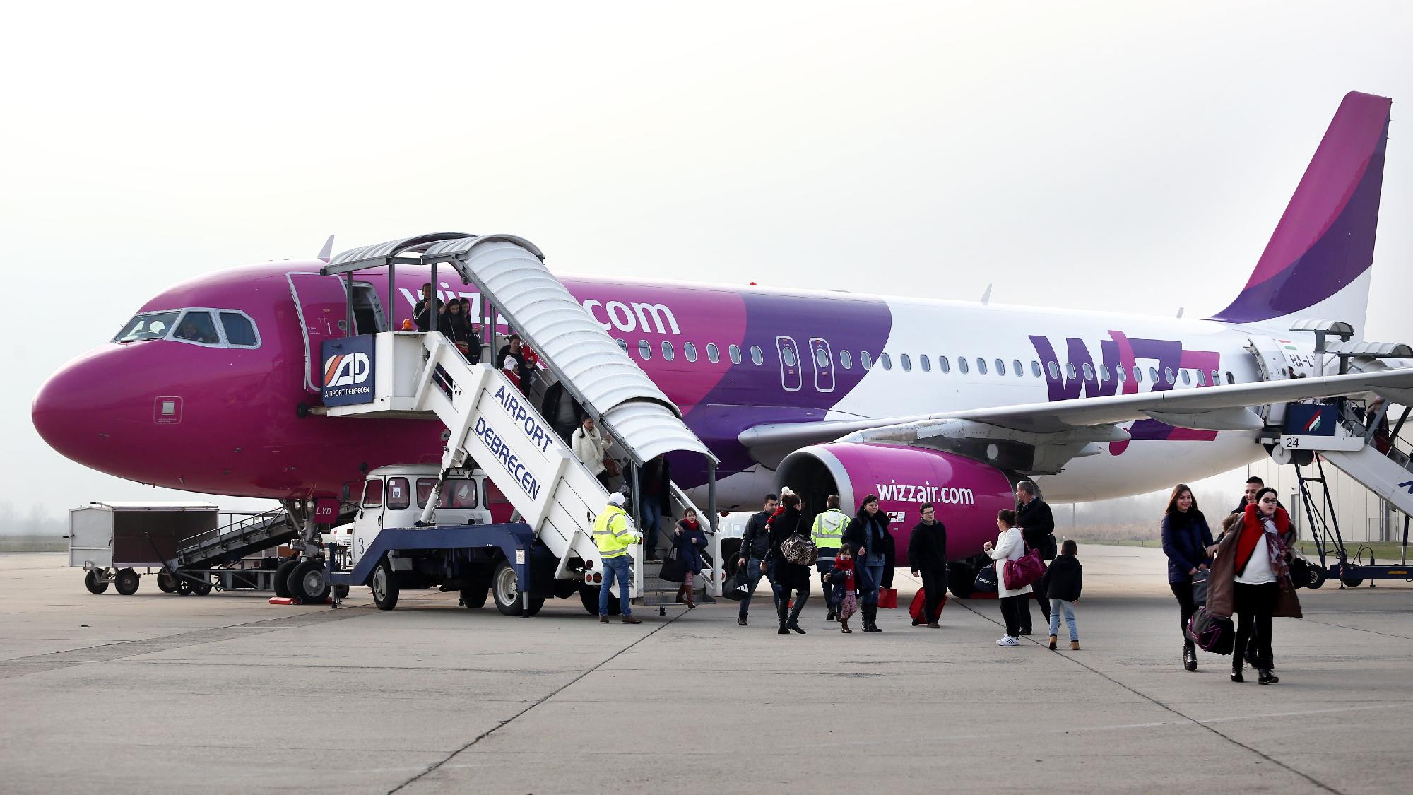 A Ryanair 100 milliós, a Wizz Air 25 milliós bírságot kapott