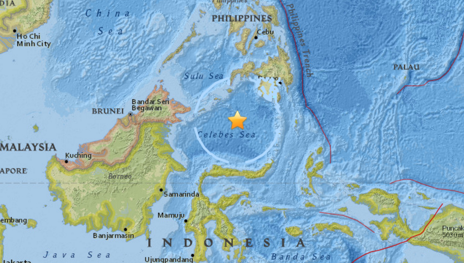 Földrengés és szökőárriadó Indonéziában