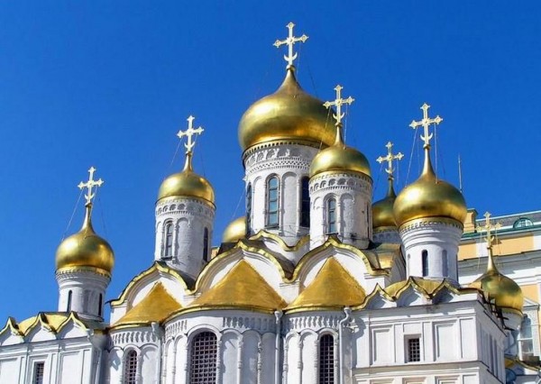 Csapás Moszkvának: elszakad az ukrán ortodox egyház