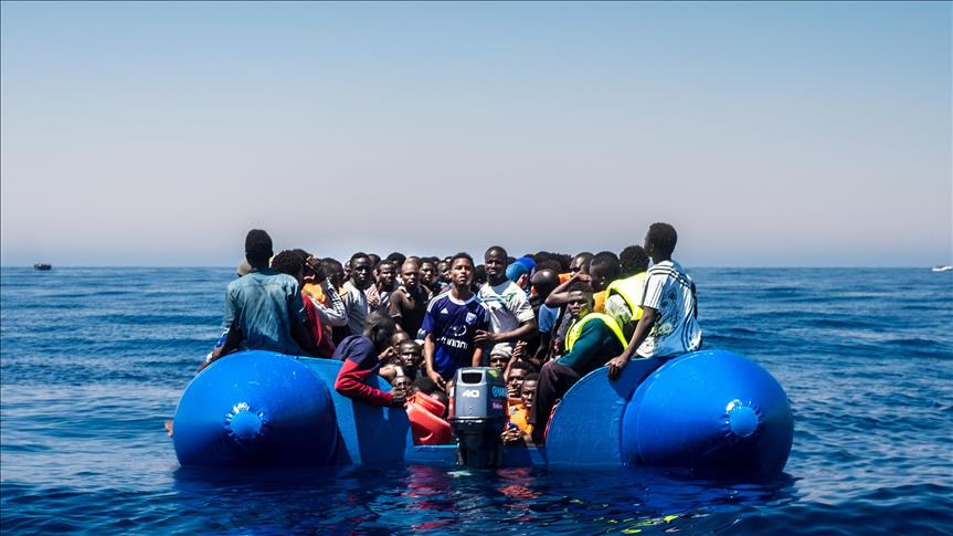 Több mint kétszáz migránst kellett kimenteni a Földközi-tengerből