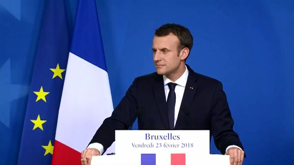 Macron egyik egyik legközelebb politikustársa lett a belügyminiszter