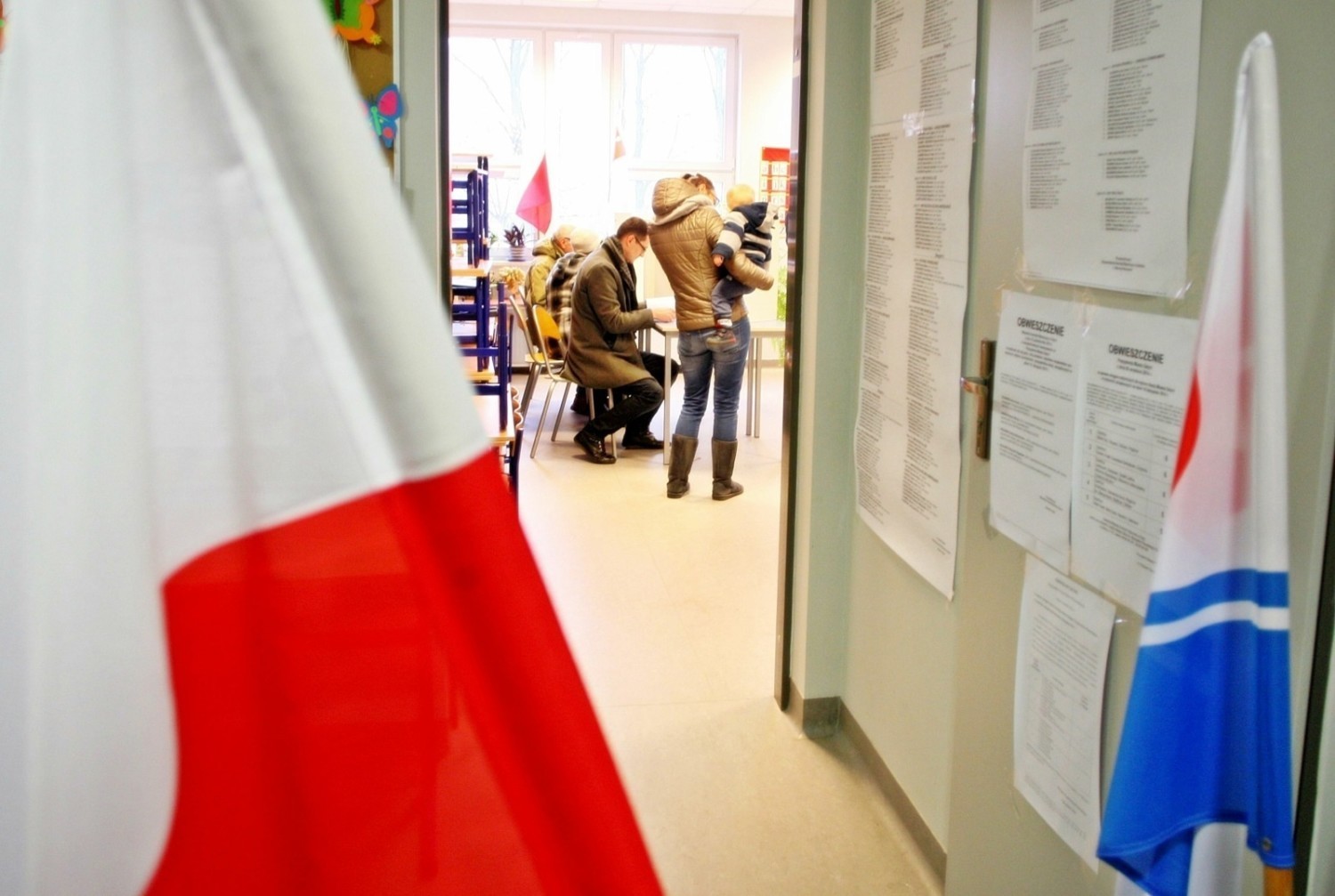 Harmincmillió lengyelt várnak a szavazóhelyiségekbe