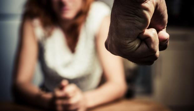 Minden ötödik nő kapcsolaton belüli erőszak áldozata